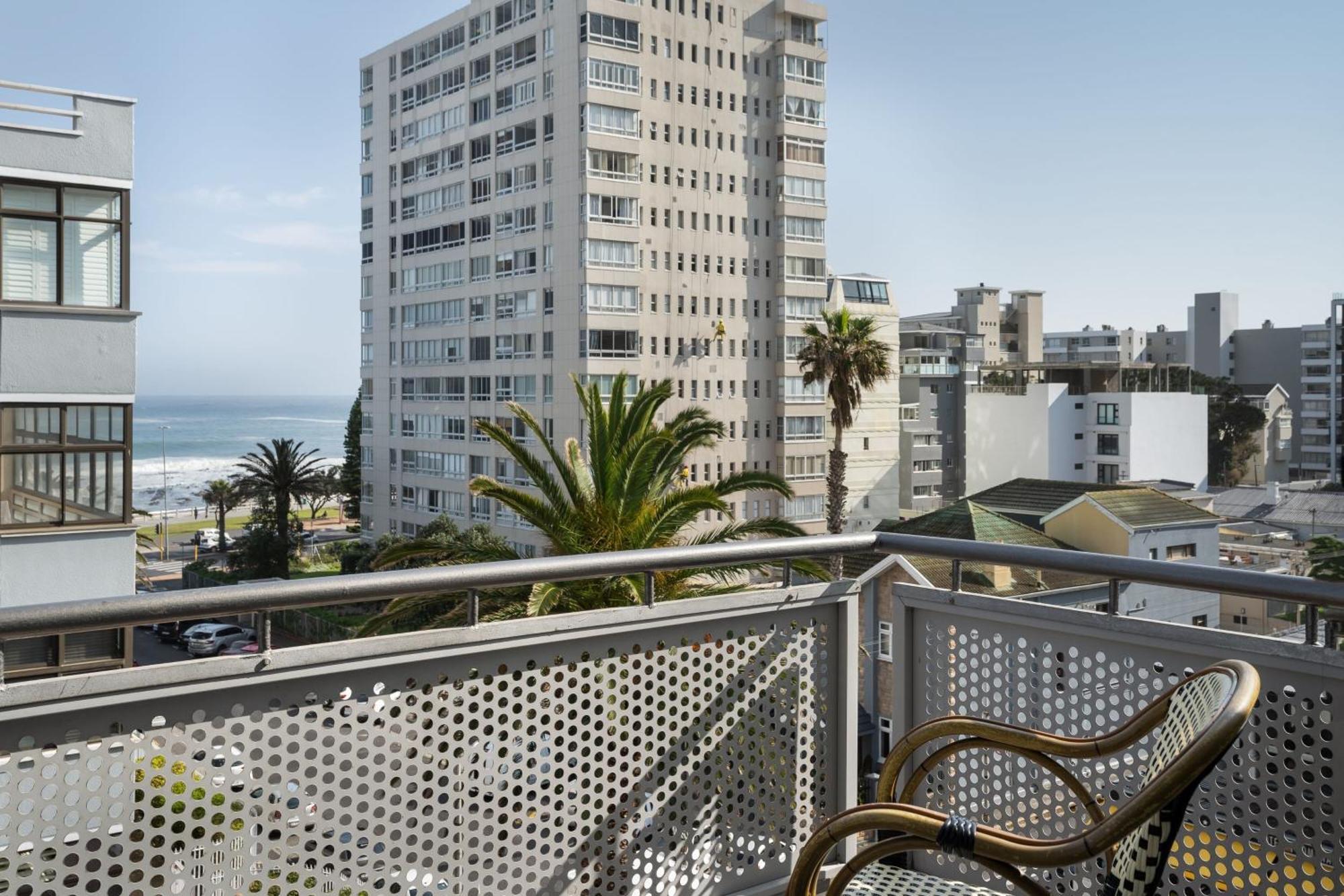 Protea Hotel By Marriott Cape Town Sea Point Exterior photo